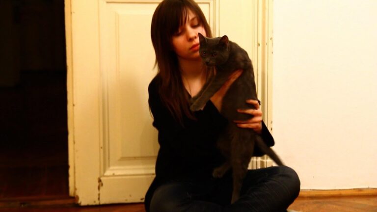 KARMÁK – EGY SZEGÉNYSÉGBEN ÉLŐ GYERMEK TÖRTÉNETE